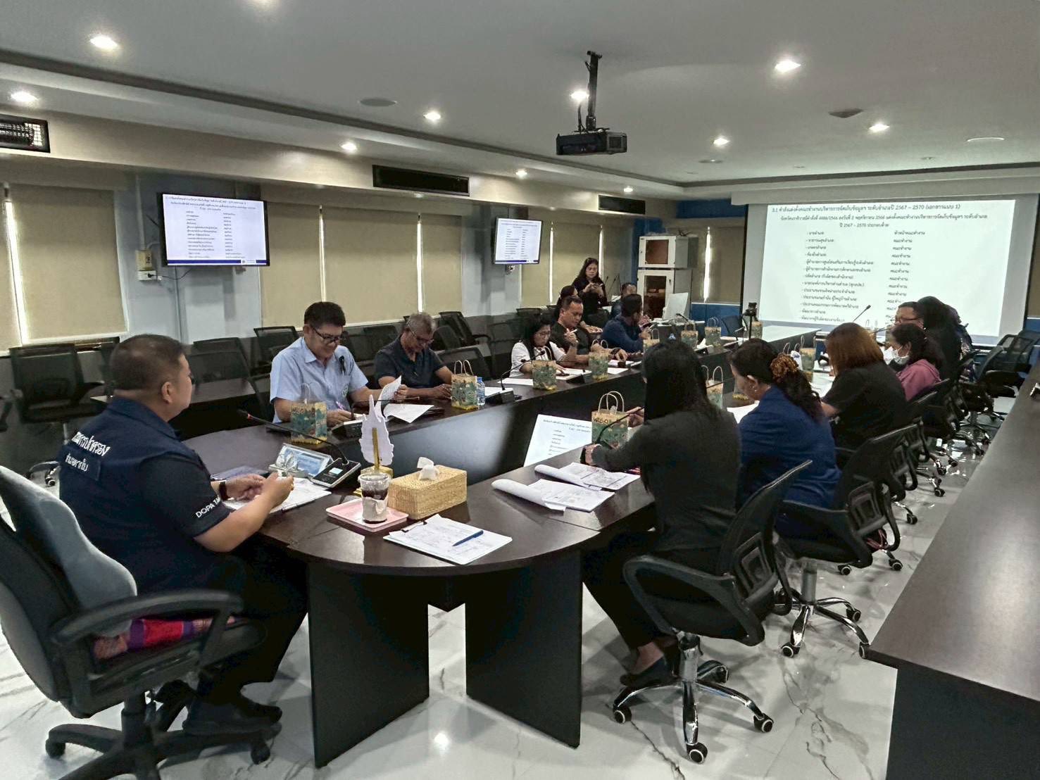 พช.ตากใบ ร่วมประชุมการนำเสนอผลการจัดเก็บและรับรองคุณภาพข้อมูลความจำเป็นพื้นฐาน (จปฐ.) ระดับอำเภอ ประจำปี 2569