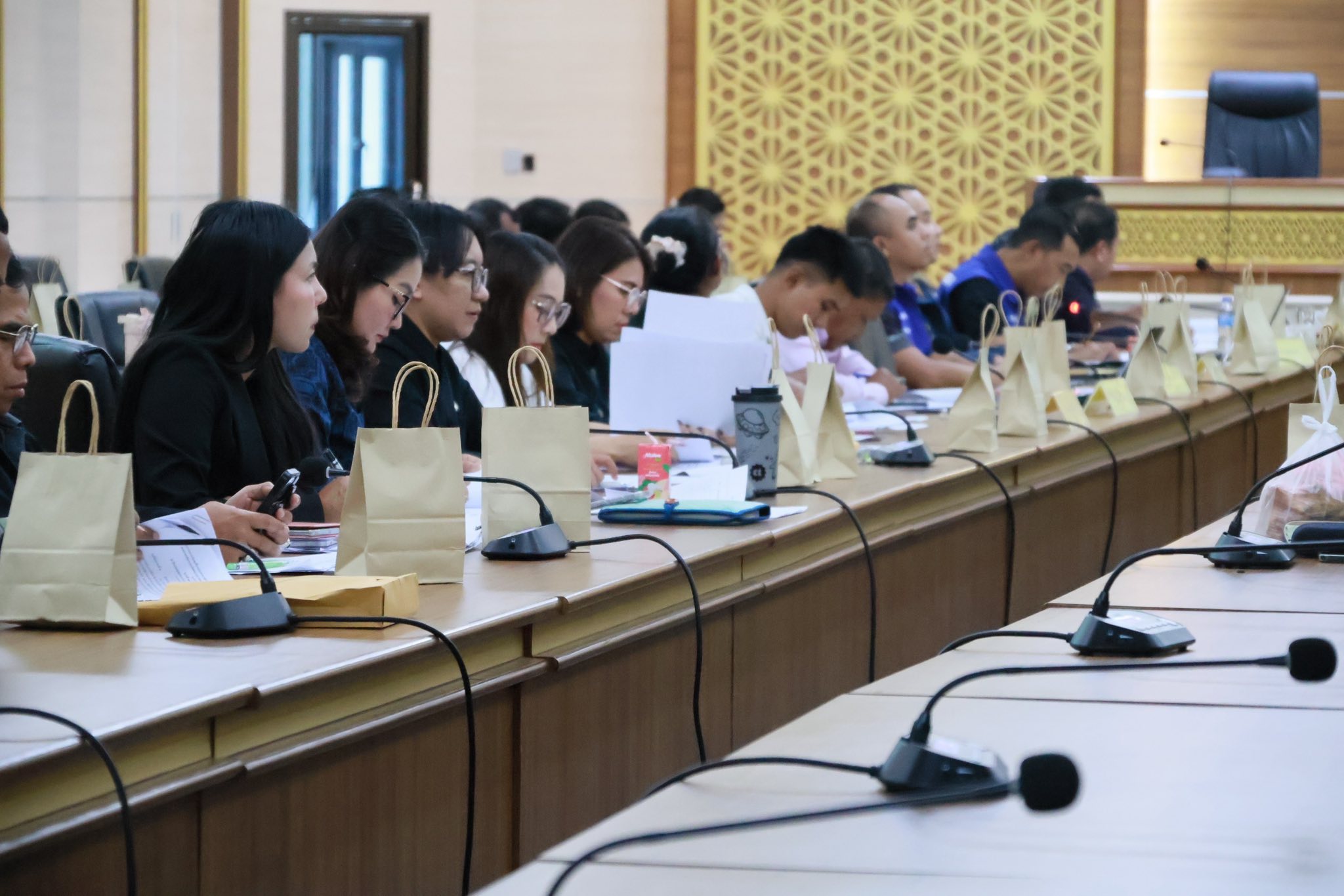 พช.ตากใบ ร่วมประชุมชี้แจงแนวทางการดำเนินงานตามโครงการ “128 กองทุนแม่ของแผ่นดิน สืบสานพระราชปณิธานสมเด็จพระบรมราชชนนีพันปีหลวง” บูรณาการเชิงรุกแก้ปัญหายาเสพติดยั่งยืน