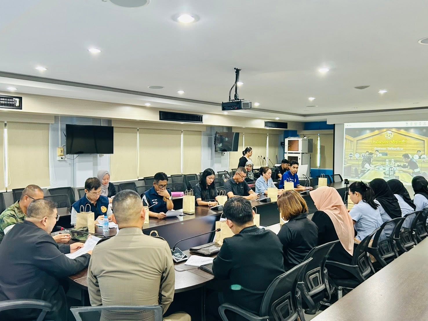 พช.ตากใบ ร่วมประชุมติดตามการขับเคลื่อนการปฏิบัติการป้องกันปราบปราม บำบัดและแก้ไขปัญหายาเสพติด ประจำปีงบประมาณ พ.ศ.2569