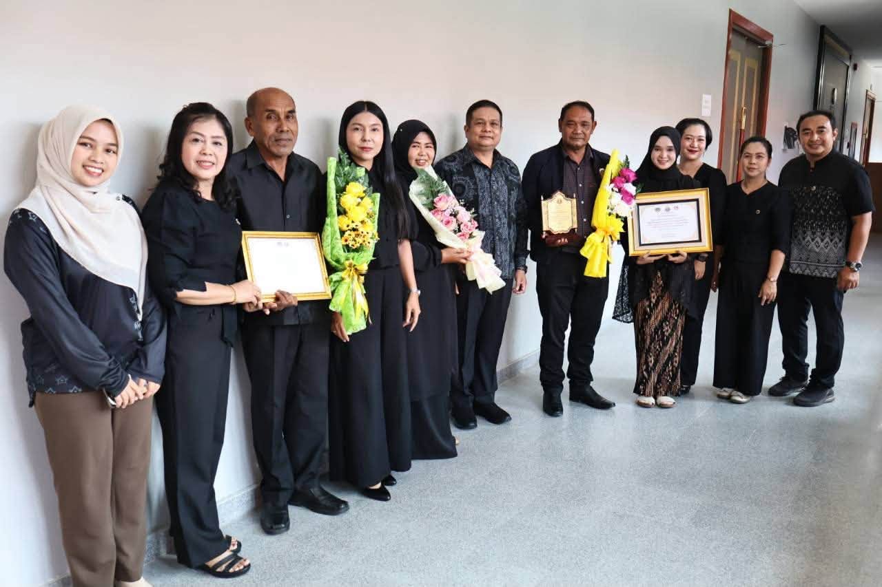 พช.ตากใบ ร่วมรับมอบรางวัลเชิดชูเกียรติกิจกรรมพัฒนาชุมชนดีเด่นจังหวัดนราธิวาส ประจำปี 2569 และรางวัลเชิดชูเกียรติคนกองทุนพัฒนาบทบาทสตรี ประจำปี 2569