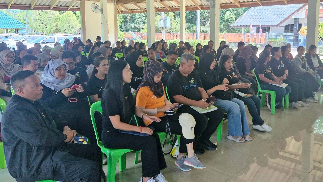 พช.ตากใบ ร่วมโครงการ “ONE Heart ONE Team ONE Success” จับมือไว้แล้วไปด้วยกัน สานพลังทีมเวิร์คเตรียมพร้อมขับเคลื่อนงานปี 2570