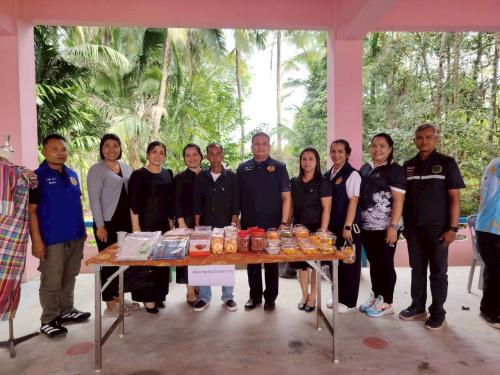 พช.ตากใบ ร่วมโครงการพัฒนาคุณภาพชีวิตและแก้ไขปัญหาความเดือดร้อนของประชาชนแบบบูรณาการอย่างยั่งยืน 