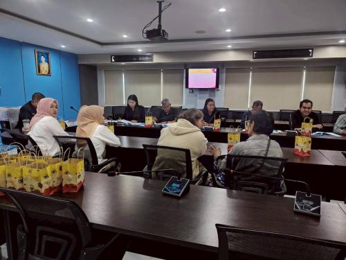 พช.ตากใบ จัดประชุมคณะอนุกรรมการกลั่นกรอง และติดตามการดำเนินงานกองทุนพัฒนาบทบาทสตรีอำเภอตากใบ ครั้งที่ 1/2569