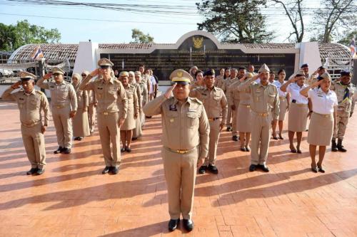 พช.ตากใบ ร่วมกิจกรรมเข้าแถวเคารพธงชาติ สวดมนต์ไหว้พระ และดุอาร์