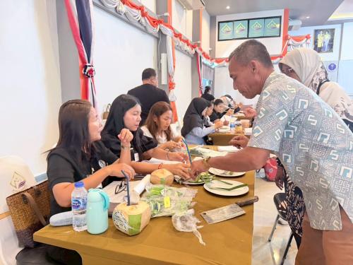 พช.ตากใบ ร่วมกิจกรรมคัดสรรสุดยอด OTOP (OPC) ดัน 320 ผลิตภัณฑ์ชุมชน สู่มาตรฐานสากล