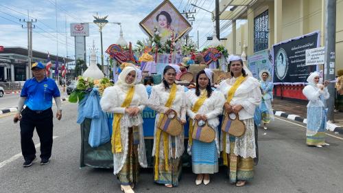 พช.ตากใบ ร่วมริ้วขบวนพาเหรด "ศิลปาชีพ" ในพิธีเปิดงาน "ของดีเมืองนรา" ประจำปี 2569 เฉลิมฉลอง 111 ปี นราธิวาส