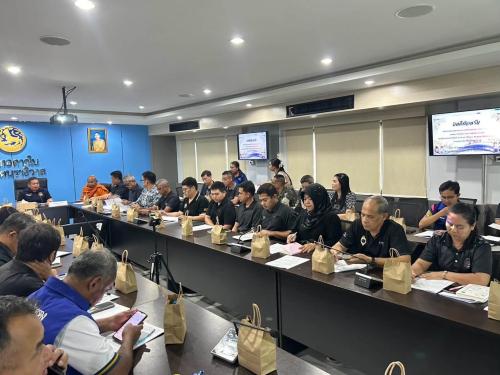 พช.ตากใบ ร่วมประชุมเตรียมความพร้อมการจัดงานพิธีถวายดอกไม้จันทน์ งานพระราชพิธีถวายพระเพลิงพระบรมศพ สมเด็จพระนางเจ้าสิริกิติ์ พระบรมราชินีนาถ พระบรมราชชนนีพันปีหลวง